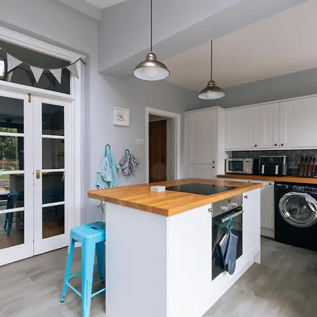 Charming 3bd House Wprivate Garden - * בריסטול