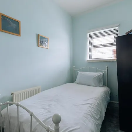 Charming 3bd House Wprivate Garden - בריסטול