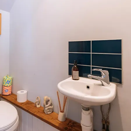 Charming 3bd House Wprivate Garden -