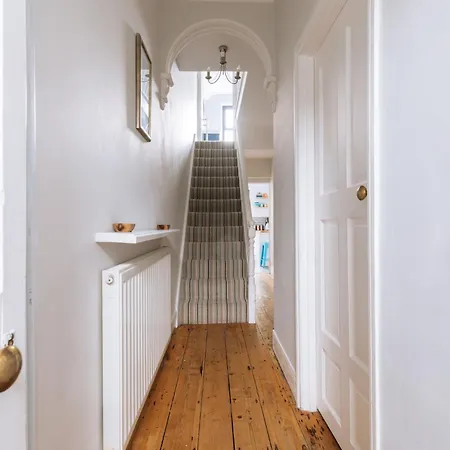 Charming 3bd House Wprivate Garden - * בריסטול