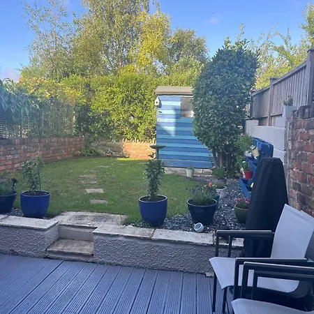 Daire Charming 3bd House Wprivate Garden -
