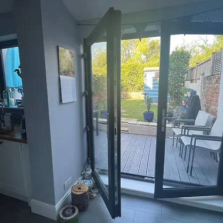 דירה Charming 3bd House Wprivate Garden - *