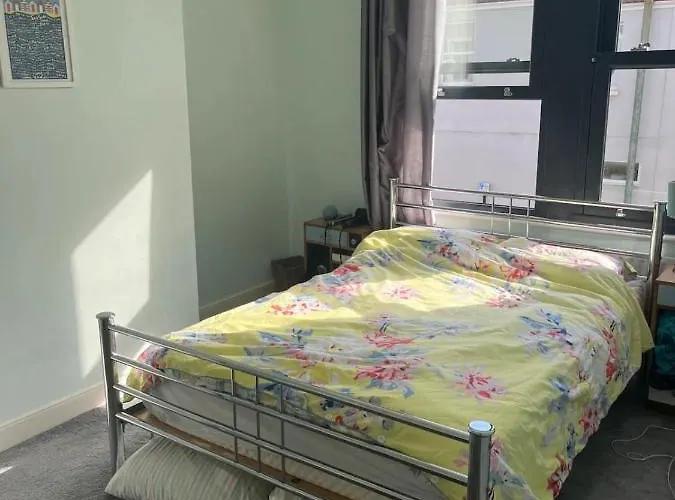 Charming 3bd House Wprivate Garden - *